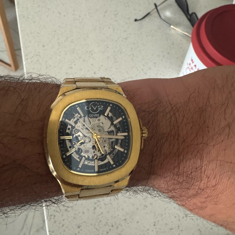 EVRI Gold Luxury Watch with Metallic Finish